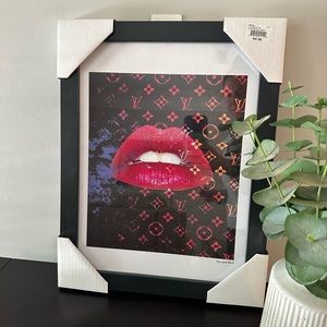 👄LV lips wall art- glass frame- nwt